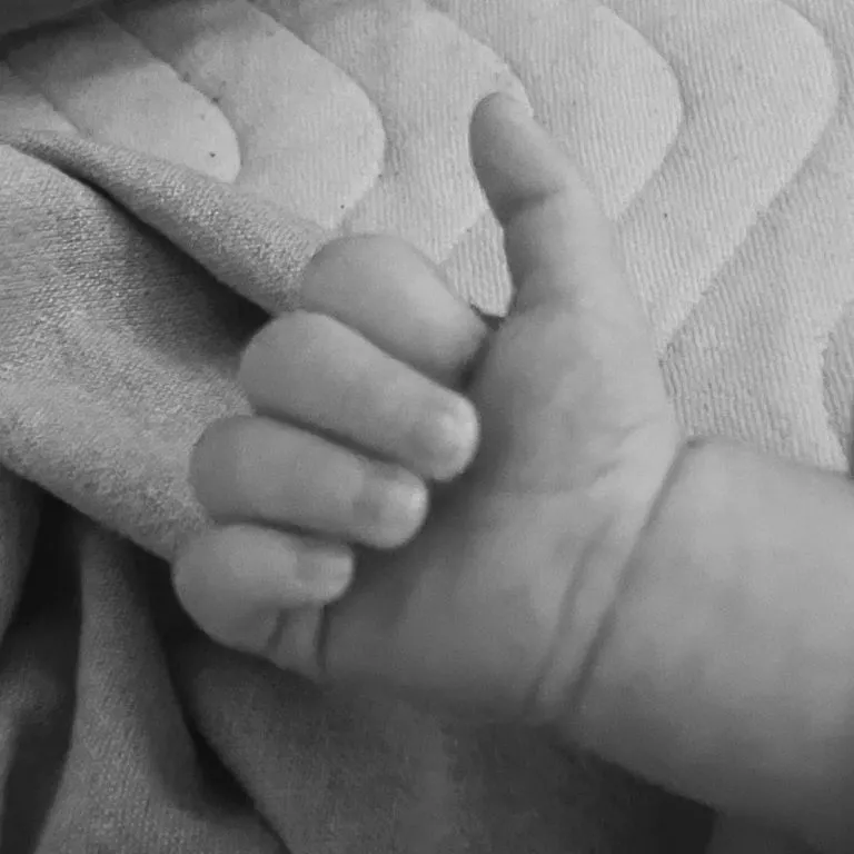 Babyhand Geburt Magdalena